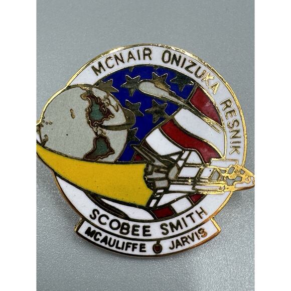 Space Shuttle Challenger McNair Onizuka Resnik Scobee McAuliffe Jarvis Lapel Pin - Picture 1 of 4